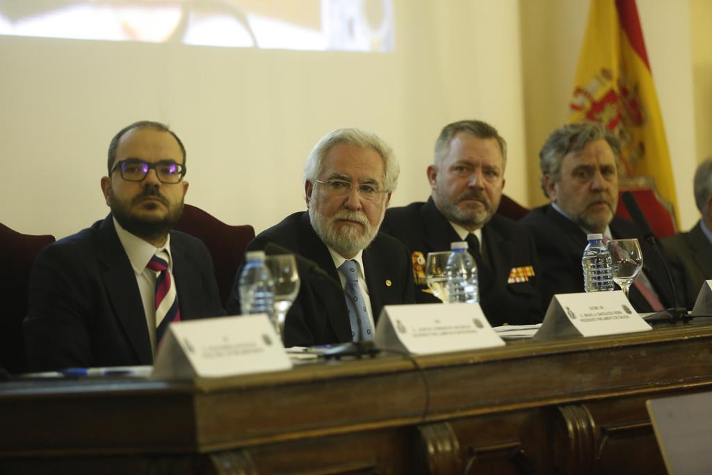 Foto da noticia:O presidente do Parlamento atribúe á Constitución española “o período de maior estabilidade, crecemento e benestar da nosa historia”