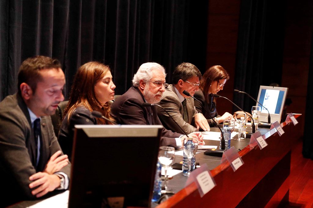 Foto da noticia:Santalices subliña que a sanidade “é un dos asuntos máis presentes no traballo cotián” do Parlamento