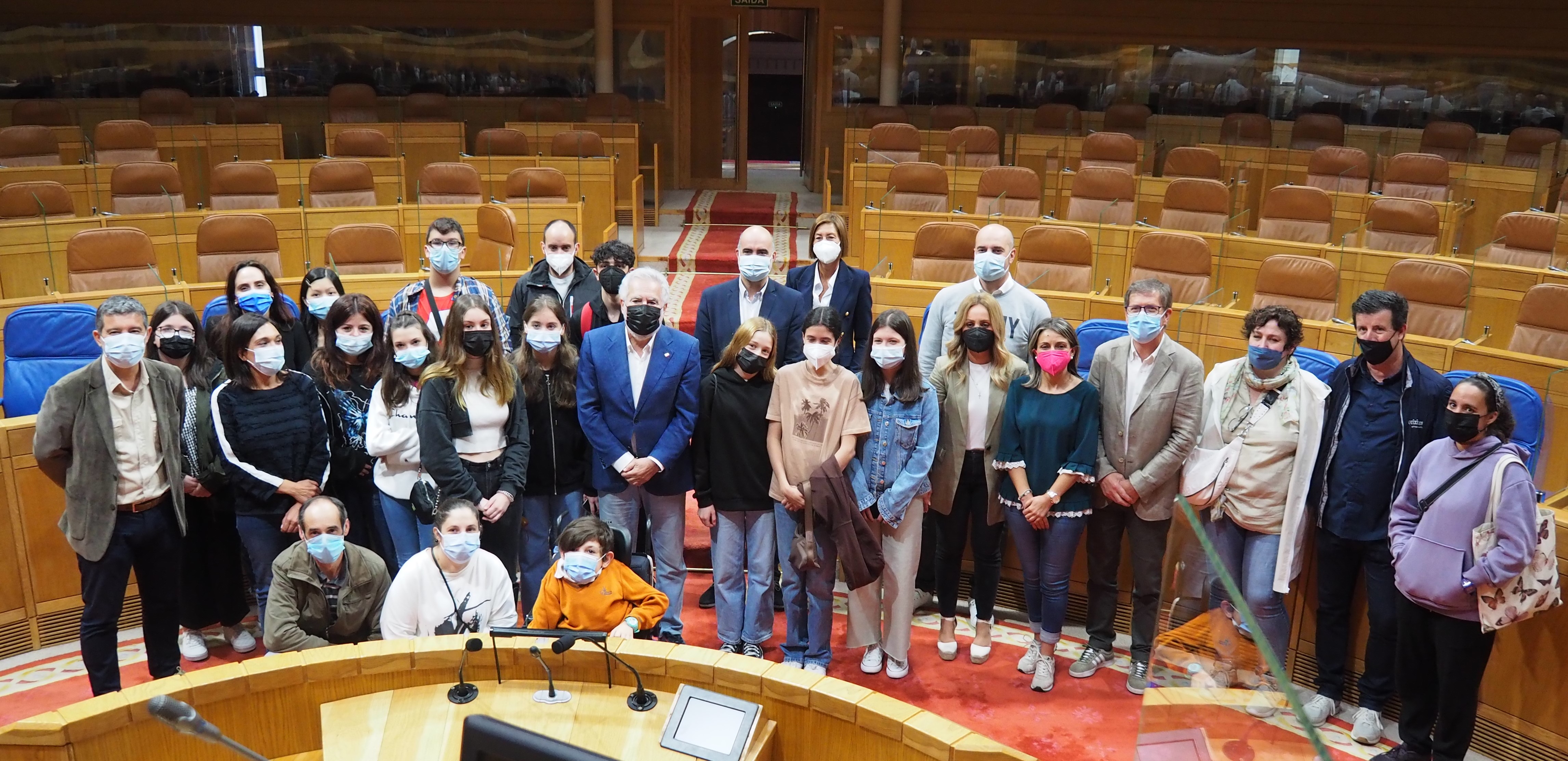 O alumnado ganador da IX edición do Premio Estatuto de Autonomía de Galicia visita o Parlamento