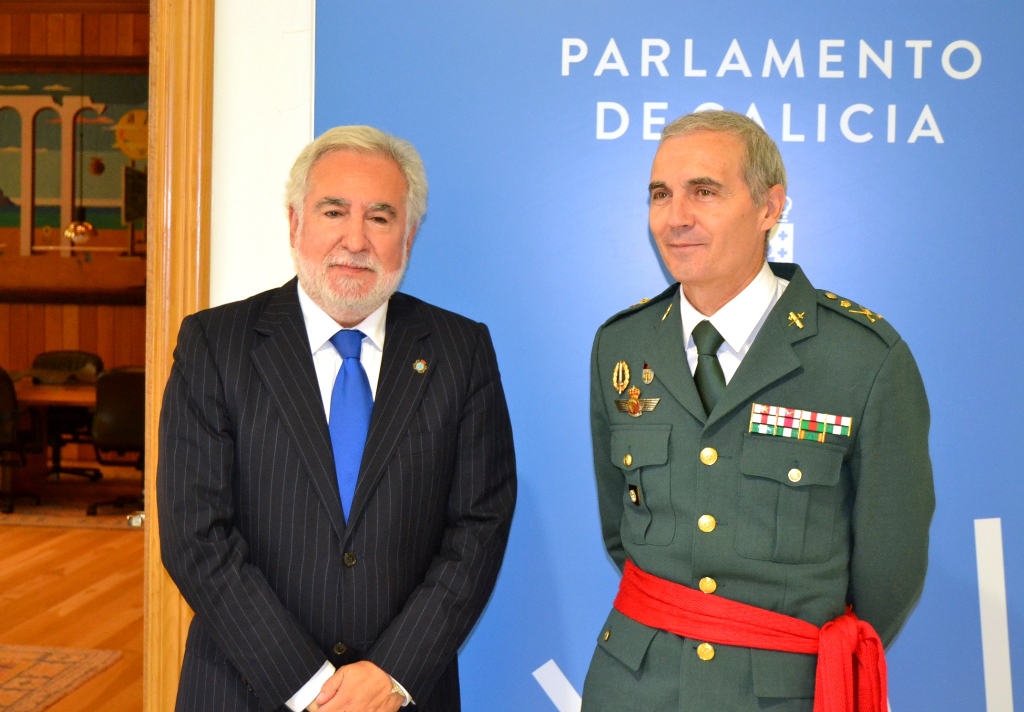 Foto da noticia:O presidente do Parlamento recibiu ao xeneral xefe da Garda Civil en Galicia