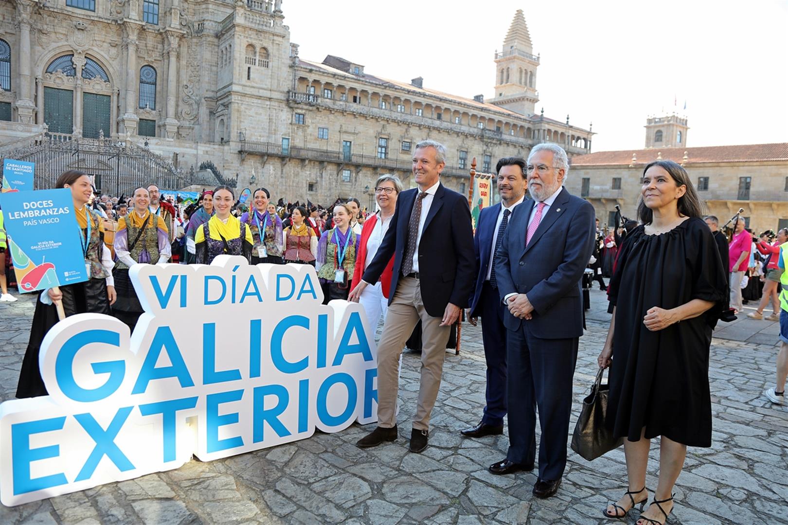 Foto da noticia:Santalices: “Todo o Parlamento recoñece a fazaña protagonizada pola emigración galega”